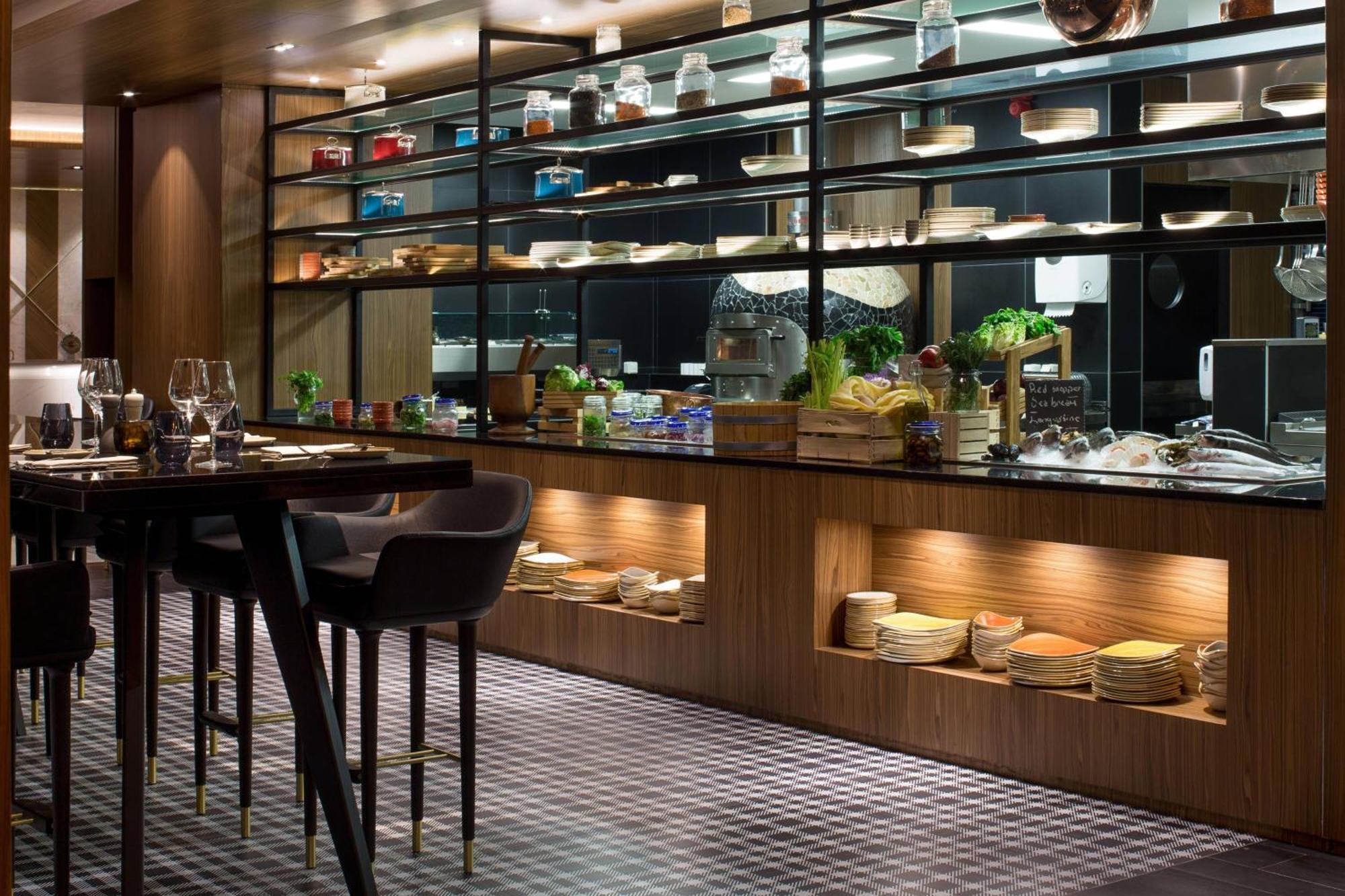 Marriott Hotel 5*